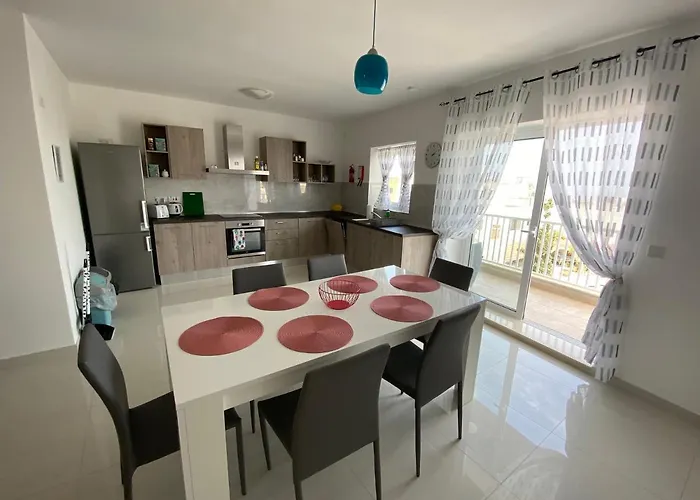 Sunshine Apartments Mellieha - Modern Three Bedroom Apartment - Apt No 1