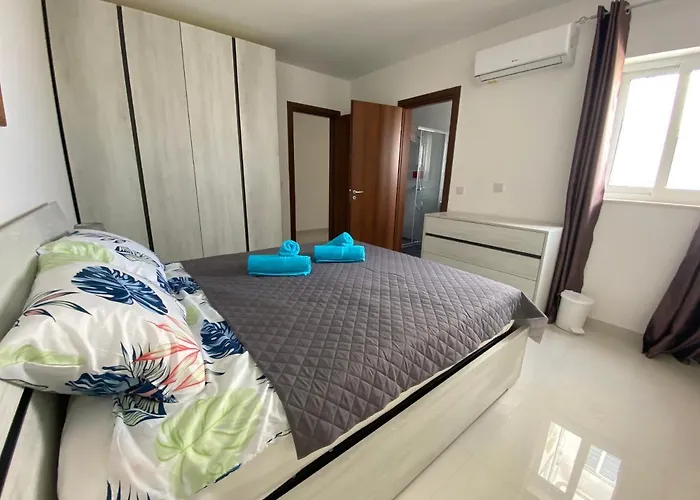 Sunshine Apartments Mellieha - Modern Three Bedroom Apartment - Apt No 1