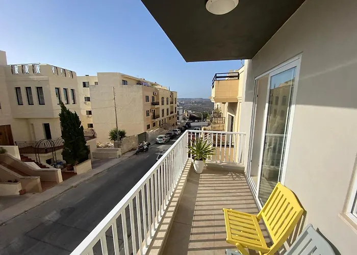 Sunshine Apartments Mellieha - Modern Three Bedroom Apartment - Apt No 1