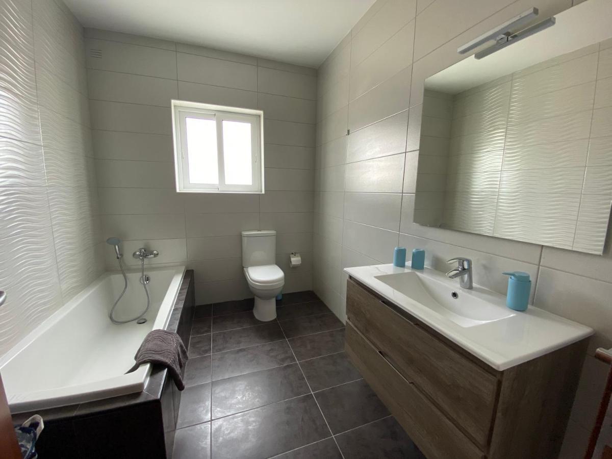 Apartment Sunshine - Modern Three Bedroom - No 1 *