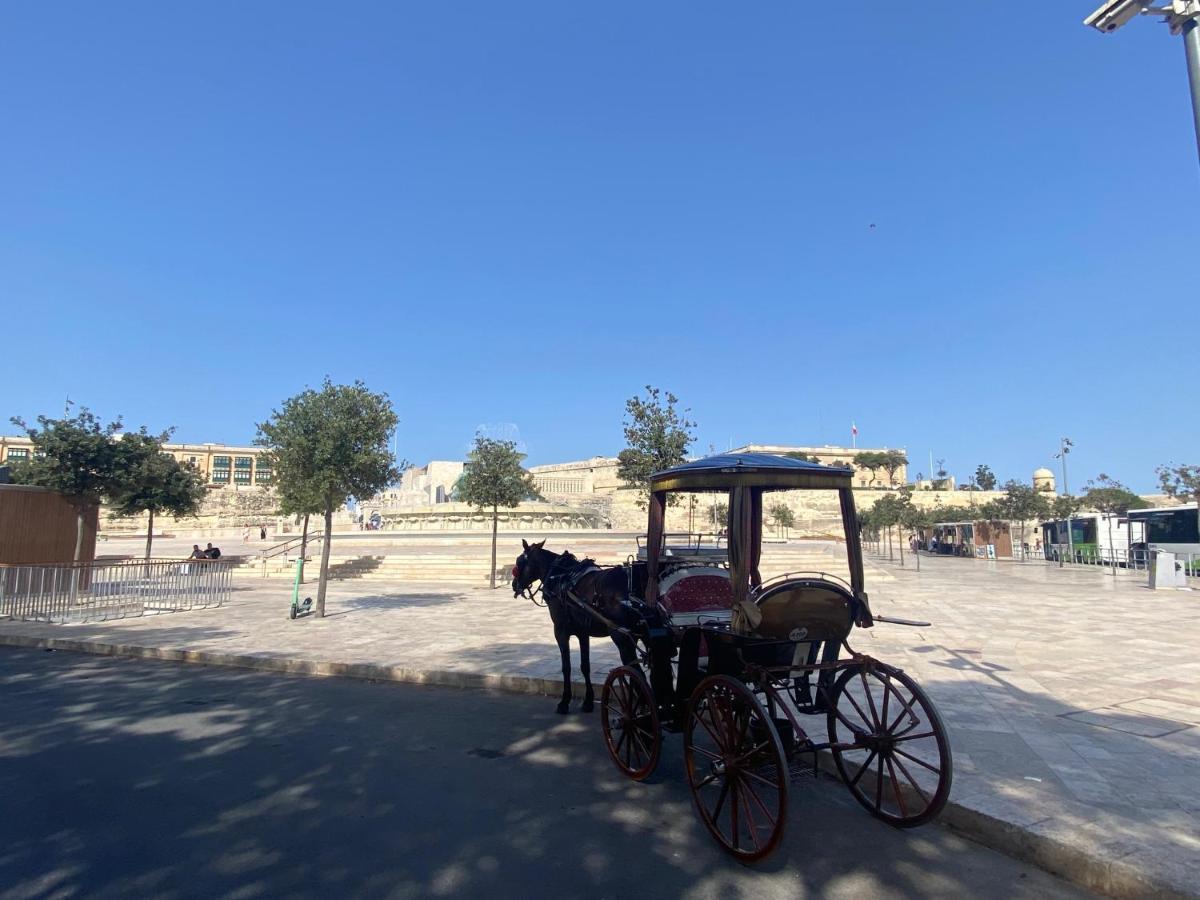 Sunshine - Modern Three Bedroom - No 1 Apartment Mellieha